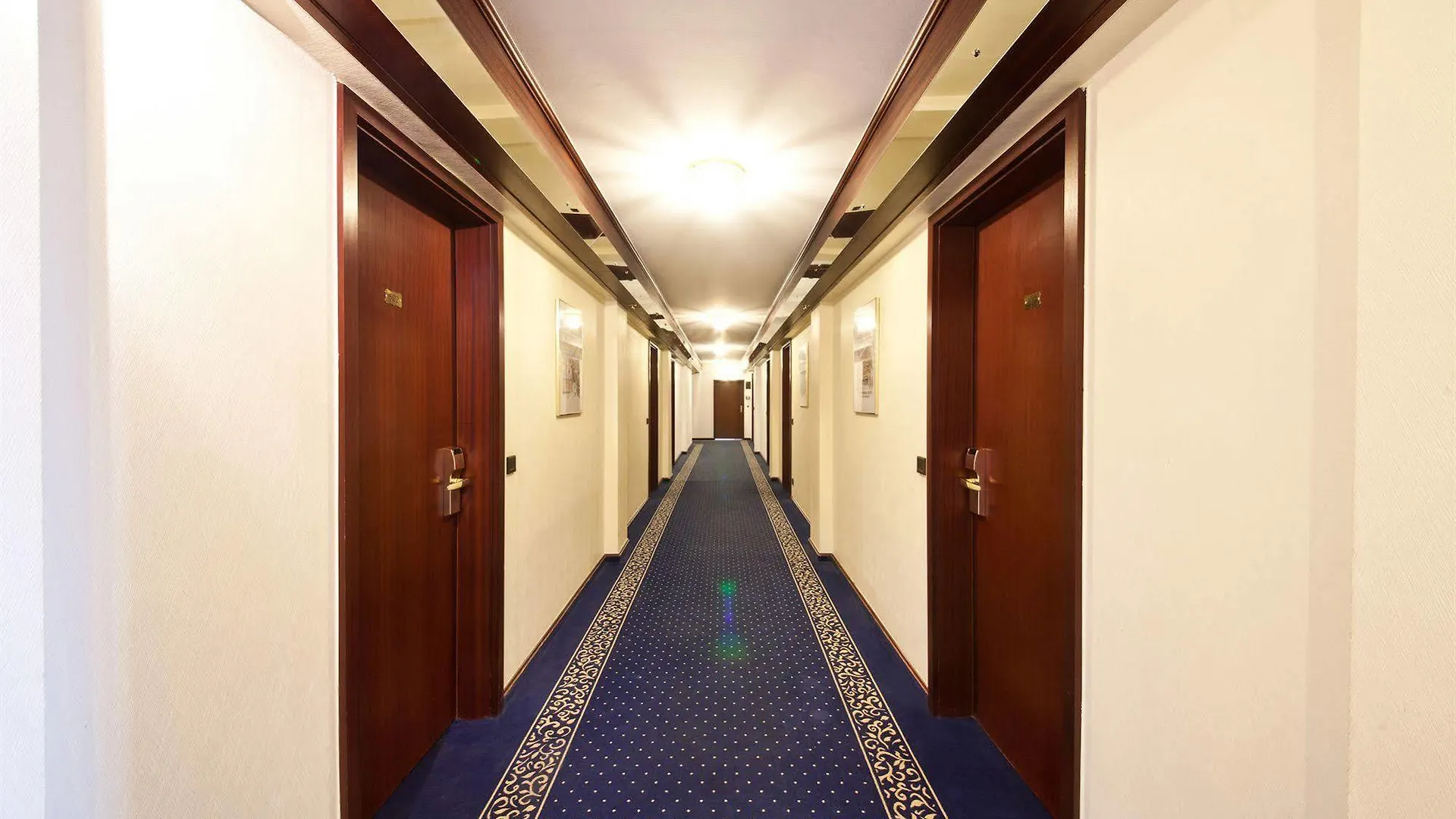 Hotel Imperial Frankfurt am Main 4*,